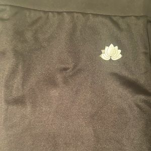 Didn’t like because of the how tight the leggings were on my legs.